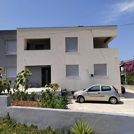 Tiamar Apartment Slatine Exterior photo
