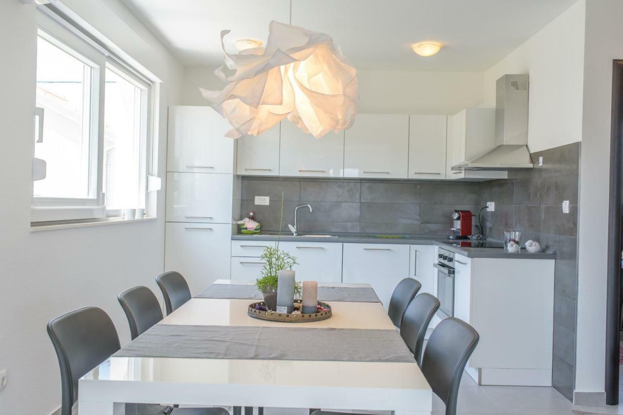 Tiamar Apartment Slatine Exterior photo