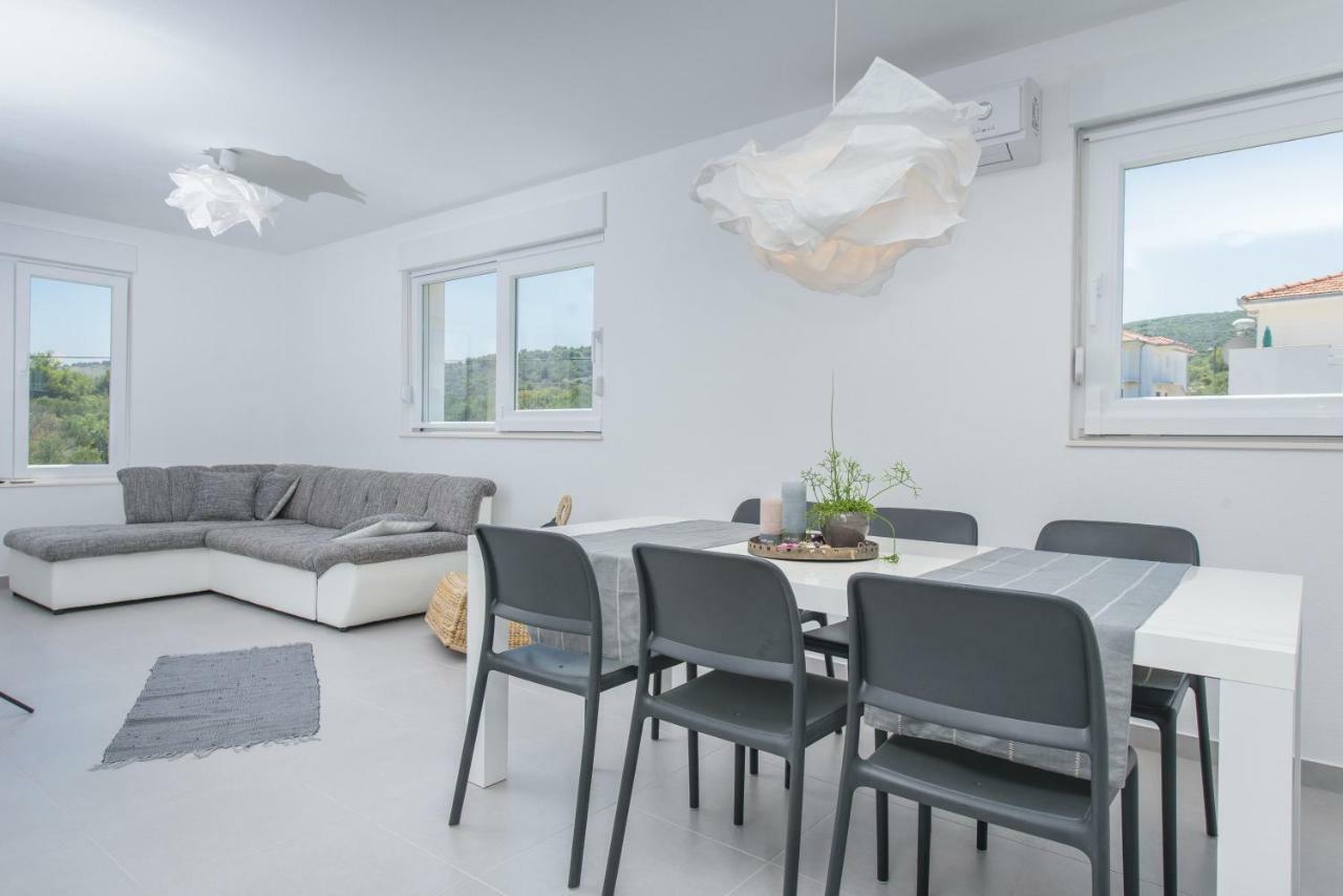 Tiamar Apartment Slatine Exterior photo
